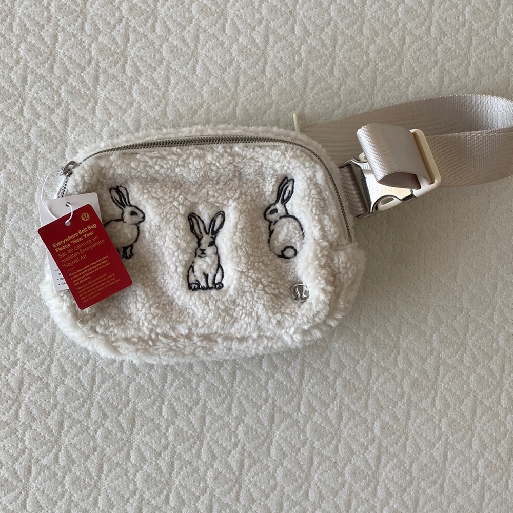 NWT LULULEMON LUNAR NEW YEAR SHERPA BELT BAG